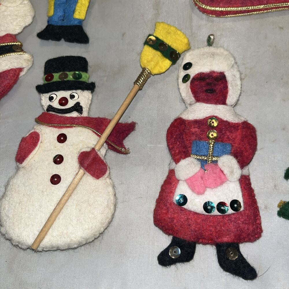 VTG Bucilla? Handmade Felt Sequins Christmas Ornaments Lot 10 - Picture 3 of 5